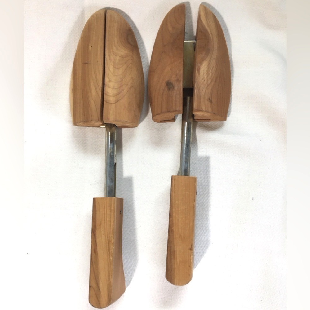 Vintage Cedar Shoe Stretcher‎